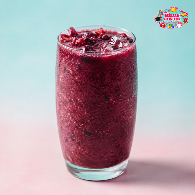 Karadut - Böğürtlen - Çilek Smoothie